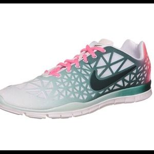 Nike Woman’s Free Tr Fit 3 Green & Pink Shoes 9